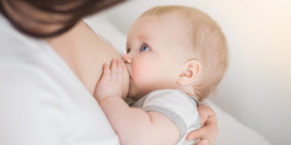 Aleitamento materno é fundamental para a saúde dos bebês