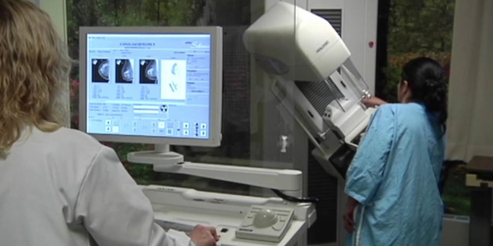 Muito além da mamografia: conheça exames modernos focados na saúde da mulher