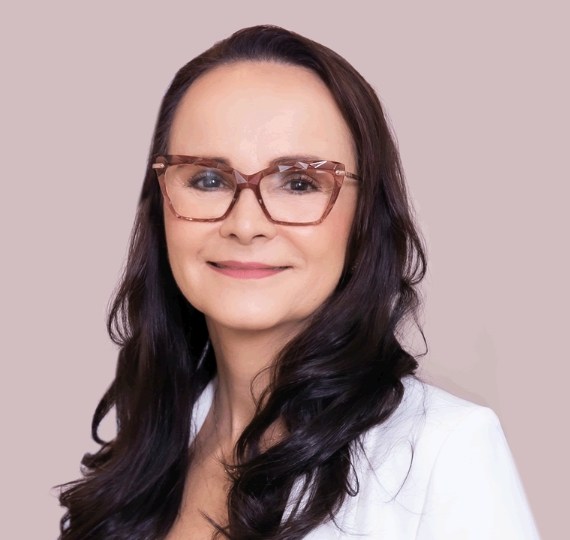 Dra. Gabriela Santos