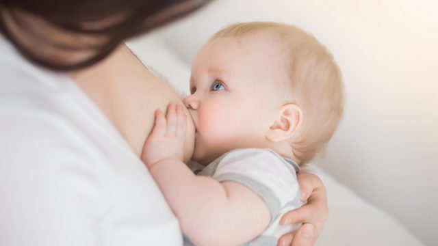 Aleitamento materno é fundamental para a saúde dos bebês