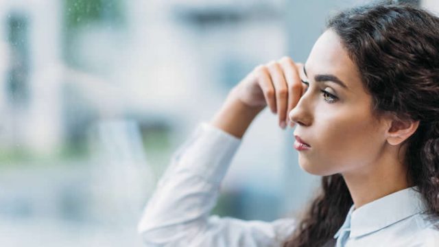 Se você não pode evitar a angústia do isolamento, procure apoio